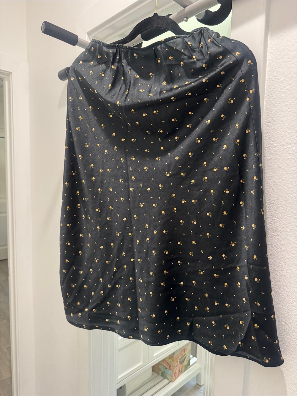Abercrombie & Fitch Black Midi Skirt with Gold Dot Print